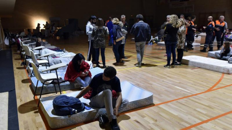 09/10/2018.- El Polideportivo Miguel Ángel Nadal, en la localidad mallorquina de Manacor, acoge a las personas afectadas por las fuertes lluvias caídas en la localidad mallorquina de Sant Llorenc des Cardassar, que han provocado la muerte de dos persona 09/10/2018.- El Polideportivo Miguel Ángel Nadal, en la localidad mallorquina de Manacor, acoge a las personas afectadas por las fuertes lluvias caídas en la localidad mallorquina de Sant Llorenc des Cardassar, que han provocado la muerte de dos persona