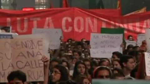 Muere un joven de 18 años en las masivas protestas de Brasil Muere un joven de 18 años en las masivas protestas de Brasil