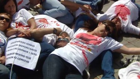 Protestan ante la junta de accionistas de IAG Protestan ante la junta de accionistas de IAG