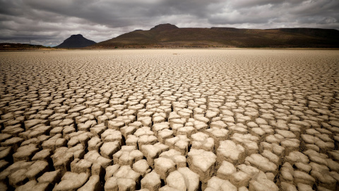 Una zona de África asolada por la sequía, en una imagen tomada en 2019 en Graaff-Reinet, Sudáfrica Una zona de África asolada por la sequía, en una imagen tomada en 2019 en Graaff-Reinet, Sudáfrica