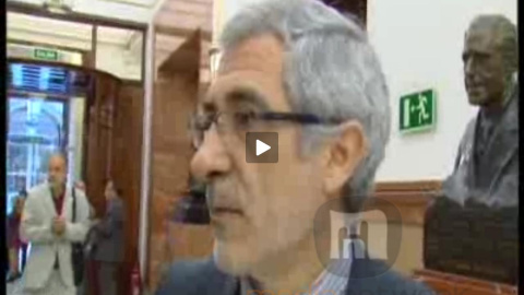 Llamazares dice que estamos asistiendo a un Llamazares dice que estamos asistiendo a un