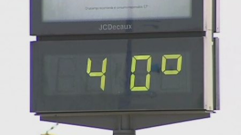 Una ola de calor sacude España con termómetros que superan los 40 grados Una ola de calor sacude España con termómetros que superan los 40 grados