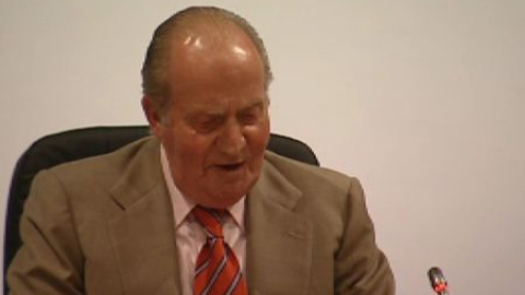 El Rey pide a los becados de "la Caixa" que vuelvan tras su estudios El Rey pide a los becados de "la Caixa" que vuelvan tras su estudios