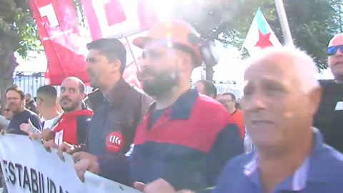 Protestas en A Coruña por el cierre de fábricas Protestas en A Coruña por el cierre de fábricas