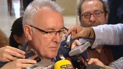 Cayo Lara: "Cospedal debe explicar por qué ha mentido" Cayo Lara: "Cospedal debe explicar por qué ha mentido"