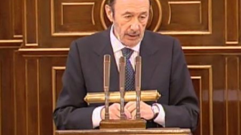 Rubalcaba anuncia una moción de censura si Rajoy no comparece en el Congreso Rubalcaba anuncia una moción de censura si Rajoy no comparece en el Congreso