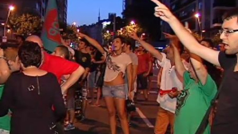 Cacerolada para pedir la dimisión del Gobierno en bloque Cacerolada para pedir la dimisión del Gobierno en bloque