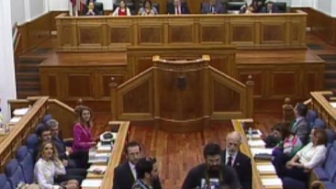 Bárcenas se cuela en el Parlamento manchego Bárcenas se cuela en el Parlamento manchego