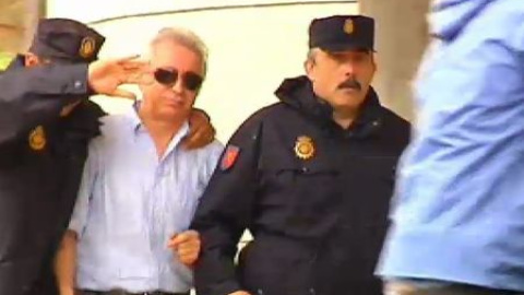 El interventor del Alvia siniestrado abandona los juzgados visiblemente afectado El interventor del Alvia siniestrado abandona los juzgados visiblemente afectado