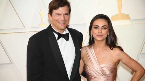 El actor Ashton Kutcher, junto a su mujer, la también actriz Mila Kunis en la gala de los Oscar. El actor Ashton Kutcher, junto a su mujer, la también actriz Mila Kunis en la gala de los Oscar.