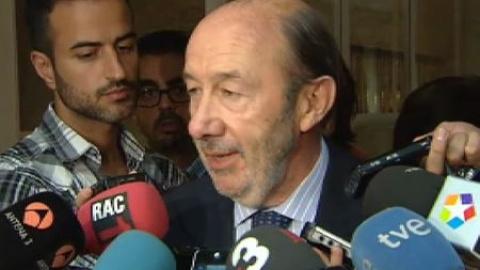 Rubalcaba: "Rajoy gana más que yo" Rubalcaba: "Rajoy gana más que yo"