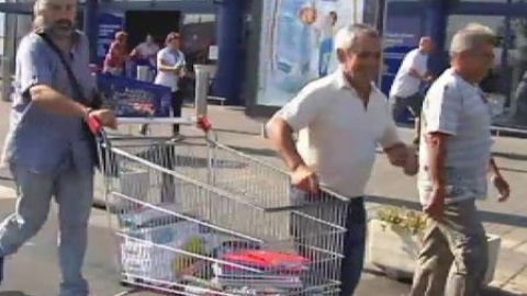 El SAT se lleva 2.000 en material escolar de un Carrefour de Sevilla El SAT se lleva 2.000 en material escolar de un Carrefour de Sevilla