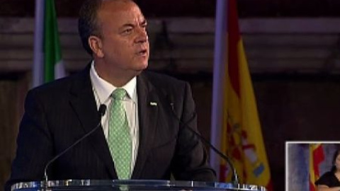 Monago anuncia una paga extra de 200 euros para las pensiones más bajas Monago anuncia una paga extra de 200 euros para las pensiones más bajas