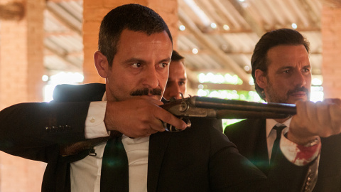 Los Guerrero son una familia de mafiosos de barrio que protagoniza una ficción con aroma clásico, Los Guerrero son una familia de mafiosos de barrio que protagoniza una ficción con aroma clásico,