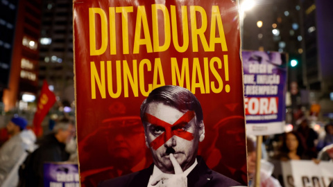 Una pancarta que dice "Dictadura nunca más", durante unas protestas de la semana pasada en las calles de Sao Paulo (Brasil).