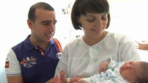 Paula, la niña que nació de una llamada en su casa Paula, la niña que nació de una llamada en su casa