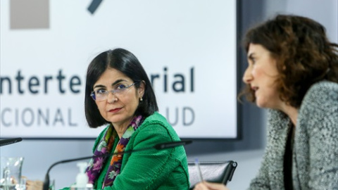 La ministra de Sanidad, Carolina Darias (d), y la jefa del área del Centro de Coordinación de Alertas y Emergencias Sanitarias, María José Sierra, durante una rueda de prensa tras la reunión del Consejo Interterritorial del Sistema Nacional de Salud, La ministra de Sanidad, Carolina Darias (d), y la jefa del área del Centro de Coordinación de Alertas y Emergencias Sanitarias, María José Sierra, durante una rueda de prensa tras la reunión del Consejo Interterritorial del Sistema Nacional de Salud,
