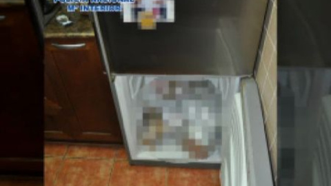 Descuartiza a su hermano y lo oculta en varios frigoríficos Descuartiza a su hermano y lo oculta en varios frigoríficos