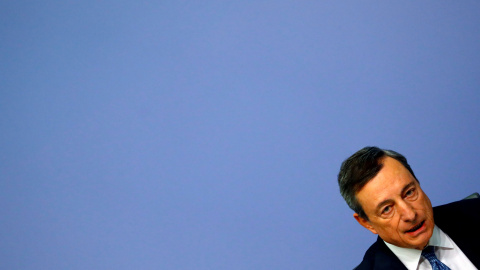 El presidente del BCE, Mario Draghi, durante la rueda de prensa tras la reunión del Consejo de Gobierno de la entidad, en su sede en Fráncfort. REUTERS/Kai Pfaffenbach El presidente del BCE, Mario Draghi, durante la rueda de prensa tras la reunión del Consejo de Gobierno de la entidad, en su sede en Fráncfort. REUTERS/Kai Pfaffenbach