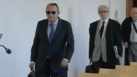 Carlos Fabra, en el banquillo de los acusados Carlos Fabra, en el banquillo de los acusados