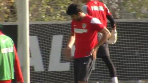 Diego Costa da el susto en el entrenamiento Diego Costa da el susto en el entrenamiento