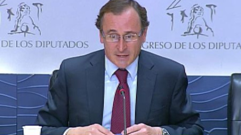 Alonso llama a Mas "jefe de una facción independentista" Alonso llama a Mas "jefe de una facción independentista"