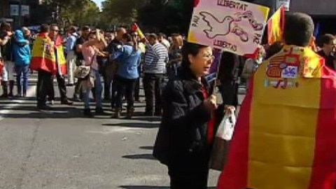 Miles de personas se manifiestan en Barcelona contra la independencia Miles de personas se manifiestan en Barcelona contra la independencia