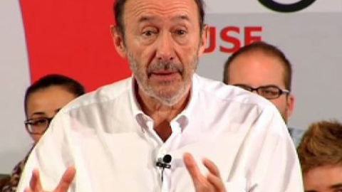 Rubalcaba acusa a Sáenz de Santamaría de "mentir" Rubalcaba acusa a Sáenz de Santamaría de "mentir"