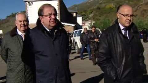 El presidente de la Junta recibe insultos y pitos en el funeral de los mineros leoneses El presidente de la Junta recibe insultos y pitos en el funeral de los mineros leoneses