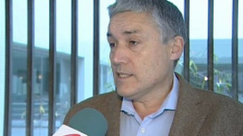 IU acusa al PSOE asturiano de "mirar a las bancadas de la derecha" IU acusa al PSOE asturiano de "mirar a las bancadas de la derecha"