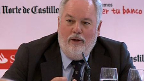 Cañete: "el Gobierno acierta también muchas veces" Cañete: "el Gobierno acierta también muchas veces"