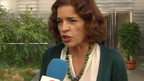 Ana Botella aumenta la presencia policial para escoltar a los servicios mínimos de limpieza Ana Botella aumenta la presencia policial para escoltar a los servicios mínimos de limpieza