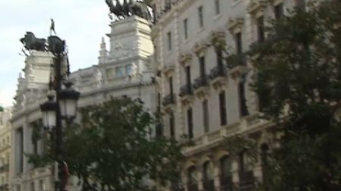 Los turistas visitan Madrid entre basuras Los turistas visitan Madrid entre basuras