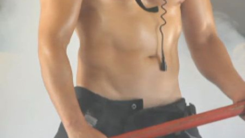 Los bomberos de Madrid se desnudan para un calendario solidario Los bomberos de Madrid se desnudan para un calendario solidario