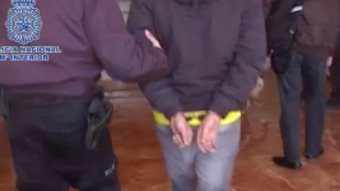 Detenido un matrimonio que usaba a su bebé para vender droga en bares de Zaragoza Detenido un matrimonio que usaba a su bebé para vender droga en bares de Zaragoza