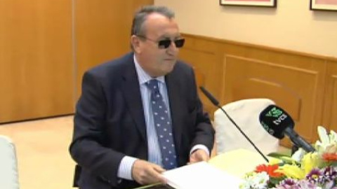 Carlos Fabra se siente víctima de "una cacería político-mediática" Carlos Fabra se siente víctima de "una cacería político-mediática"