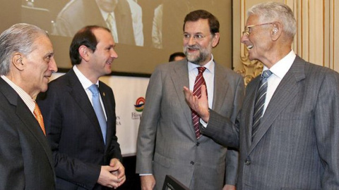 El expresidente del Gobierno Mariano Rajoy y su padre (a la derecha) en un acto de 2006. EFE El expresidente del Gobierno Mariano Rajoy y su padre (a la derecha) en un acto de 2006. EFE