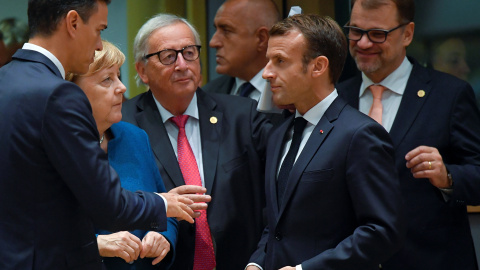 El presidente del Gobierno, Pedro Sánchez, con la canciller alemana Angela Merkel, el presidente de la Comisión Europea, Jean-Claude Juncker, el presidente francés Emmanuel Macron y el primer ministro finlandes, Juha Sipila, e la pasada cumbre de la UE El presidente del Gobierno, Pedro Sánchez, con la canciller alemana Angela Merkel, el presidente de la Comisión Europea, Jean-Claude Juncker, el presidente francés Emmanuel Macron y el primer ministro finlandes, Juha Sipila, e la pasada cumbre de la UE