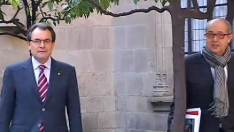 La Generalitat niega que haya pactado la pregunta con Iniciativa y con Unió La Generalitat niega que haya pactado la pregunta con Iniciativa y con Unió