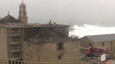 Comienzan los trabajos de restauración del santuario de Muxía Comienzan los trabajos de restauración del santuario de Muxía