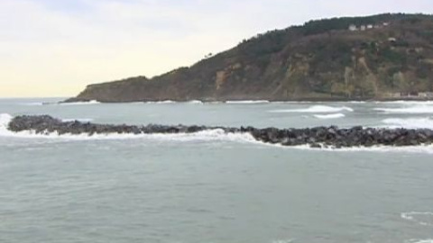 El temporal del norte deja cuantiosos destrozos en San Sebastián El temporal del norte deja cuantiosos destrozos en San Sebastián
