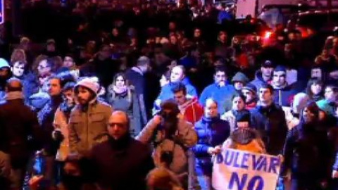 Tercera noche de manifestaciones contra el bulevar de Gamonal en Burgos Tercera noche de manifestaciones contra el bulevar de Gamonal en Burgos