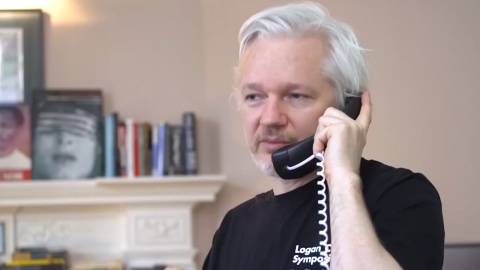 Assange, detenido en la Embajada de Ecuador en Londres Assange, detenido en la Embajada de Ecuador en Londres