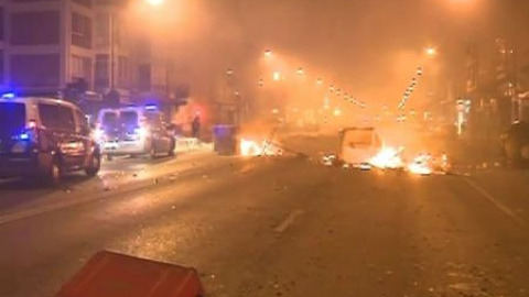 Violenta protesta en Burgos contra las obras de remodelación de una céntrica calle de la ciudad Violenta protesta en Burgos contra las obras de remodelación de una céntrica calle de la ciudad