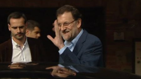 Rajoy se limita a calificar de "estupenda" la reunión privada del Comité de Dirección del PP Rajoy se limita a calificar de "estupenda" la reunión privada del Comité de Dirección del PP