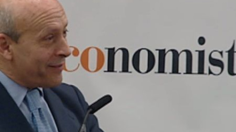 Wert explica el 'enfado' de Cospedal en el acto del Greco: "Consideró excesiva mi cortesía" Wert explica el 'enfado' de Cospedal en el acto del Greco: "Consideró excesiva mi cortesía"