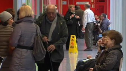 Las salas de espera de toda España se llenan de pacientes con gripe Las salas de espera de toda España se llenan de pacientes con gripe