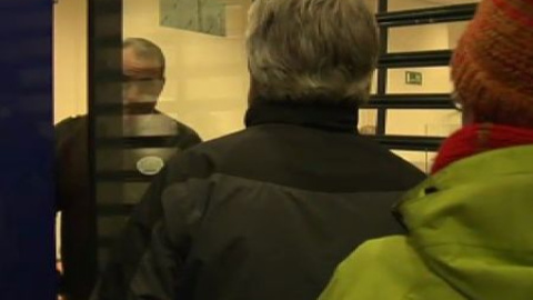 Los vecinos piden a los bancos que retiren sus denuncias contra los detenidos durante los disturbios Los vecinos piden a los bancos que retiren sus denuncias contra los detenidos durante los disturbios