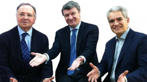 José María Ruiz Puerta, en la derecha en la imagen, junto al líder de Manos Limpias, Miguel Bernad, y Rafael López-Diéguez, presidente de Alternativa Española. José María Ruiz Puerta, en la derecha en la imagen, junto al líder de Manos Limpias, Miguel Bernad, y Rafael López-Diéguez, presidente de Alternativa Española.