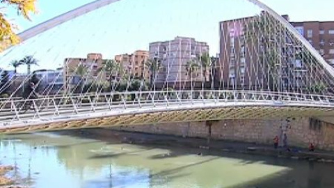 El puente de Calatrava de Murcia envuelto en polémica El puente de Calatrava de Murcia envuelto en polémica